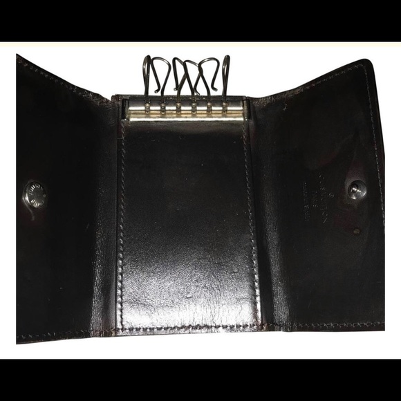 🔥🔥L.V.🔥🔥BLINGED OUT KEY CASE🔥🔥 - Picture 2 of 5